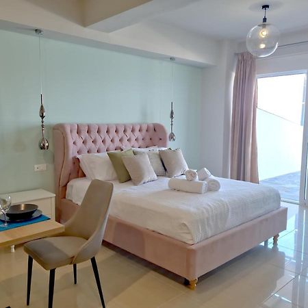 Epipleon Luxury Suites -106- Δωμάτιο 40Τμ Με Βεράντα 45Τμ Μπροστά Στην Θάλασσα Nafpaktos Exteriör bild