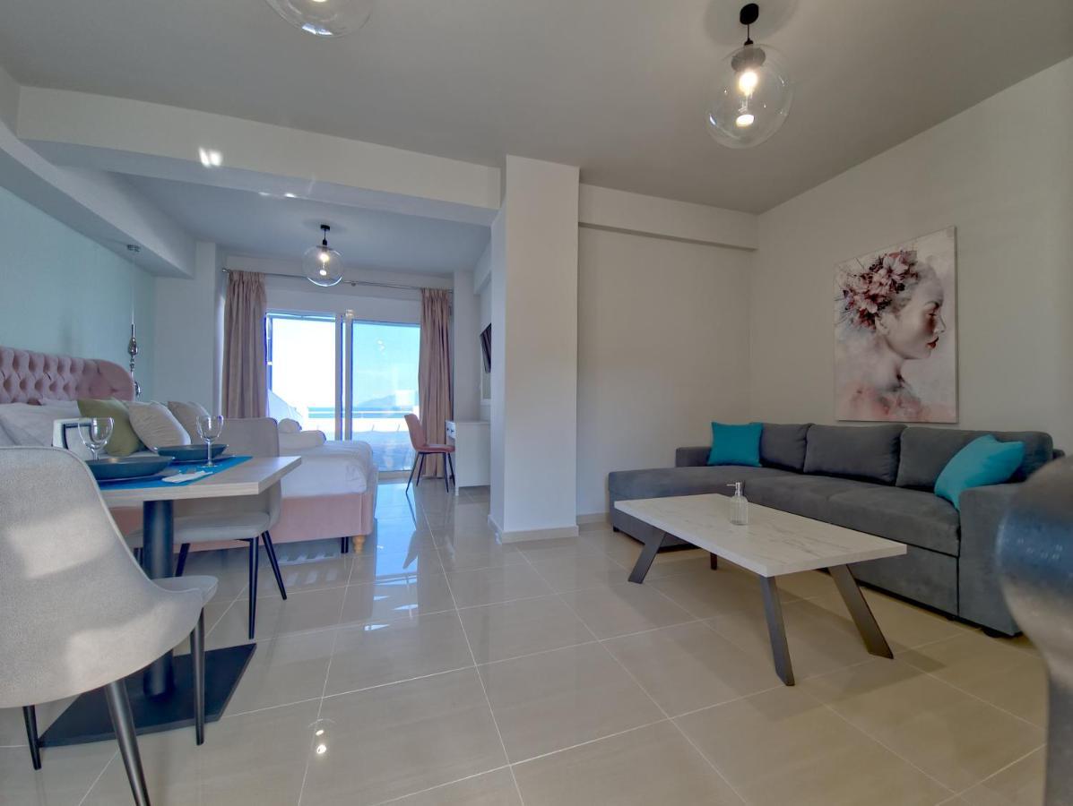 Epipleon Luxury Suites -106- Δωμάτιο 40Τμ Με Βεράντα 45Τμ Μπροστά Στην Θάλασσα Nafpaktos Exteriör bild