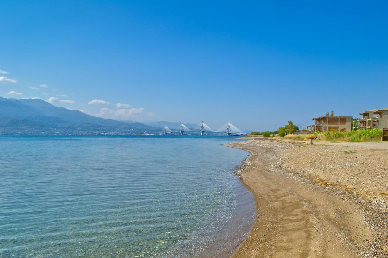 Epipleon Luxury Suites -106- Δωμάτιο 40Τμ Με Βεράντα 45Τμ Μπροστά Στην Θάλασσα Nafpaktos Exteriör bild