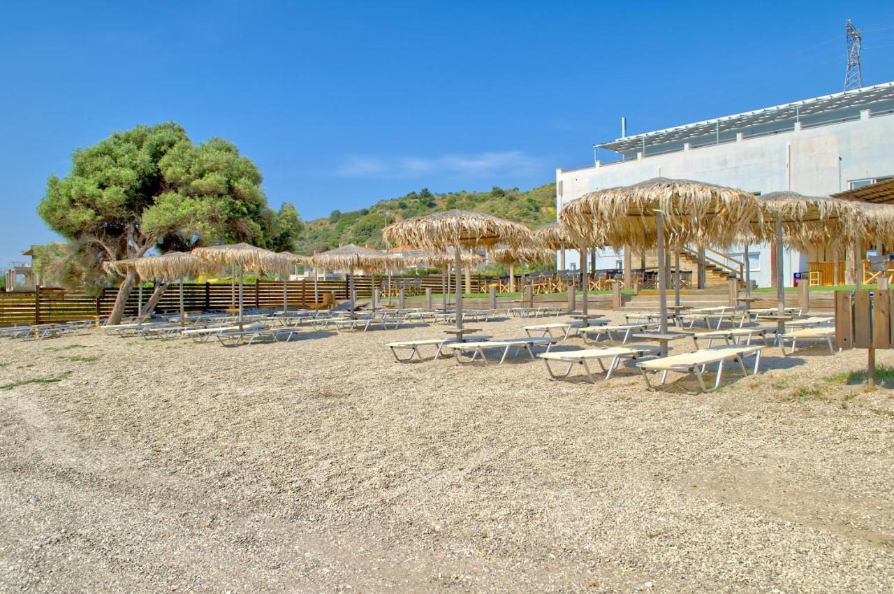 Epipleon Luxury Suites -106- Δωμάτιο 40Τμ Με Βεράντα 45Τμ Μπροστά Στην Θάλασσα Nafpaktos Exteriör bild