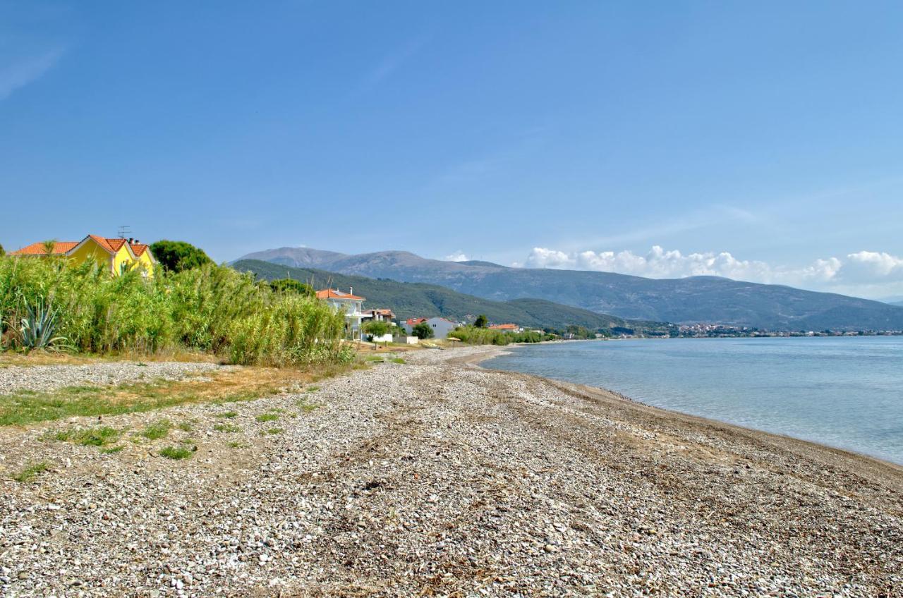 Epipleon Luxury Suites -106- Δωμάτιο 40Τμ Με Βεράντα 45Τμ Μπροστά Στην Θάλασσα Nafpaktos Exteriör bild